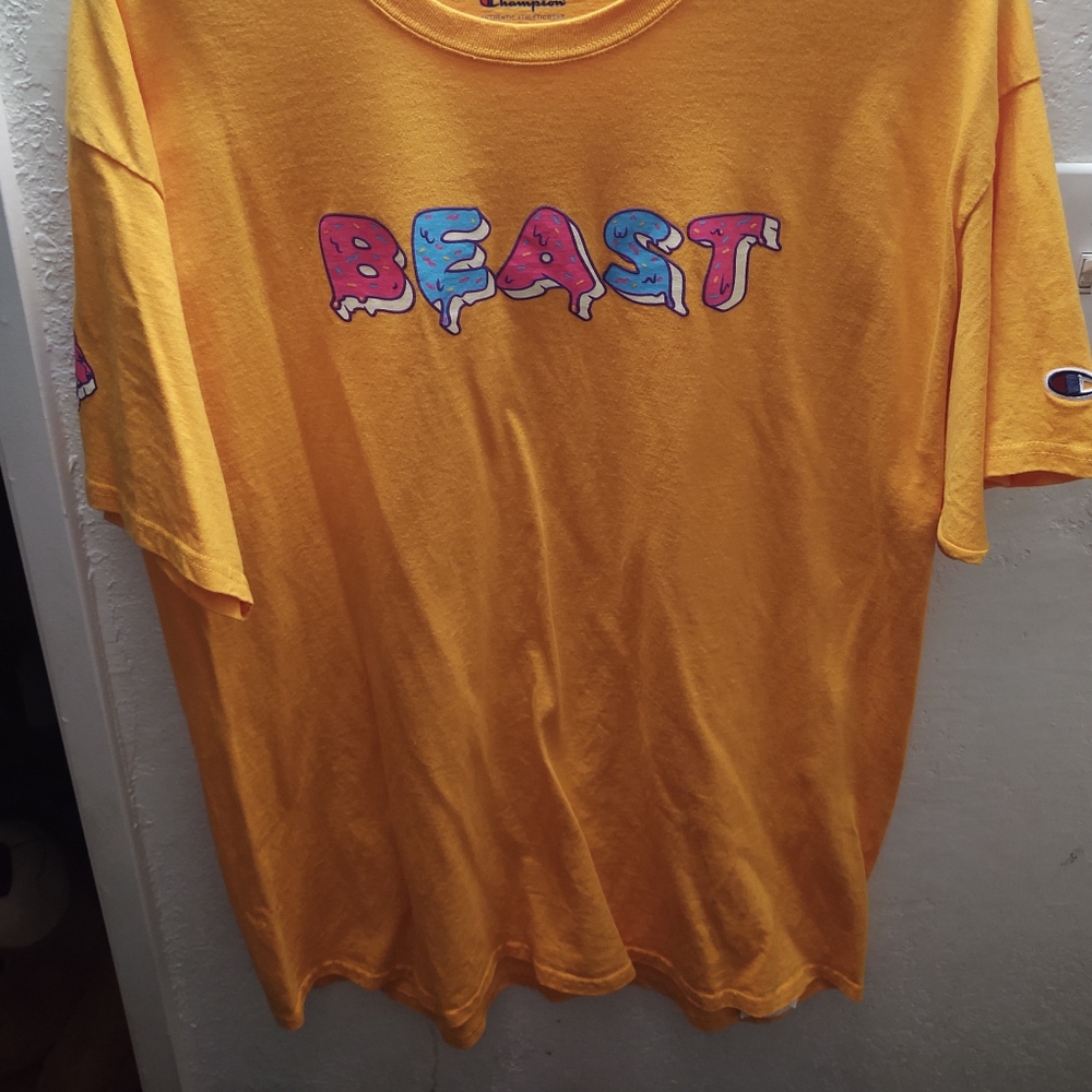 Mr beast champion Shirt size XXL Worn one time